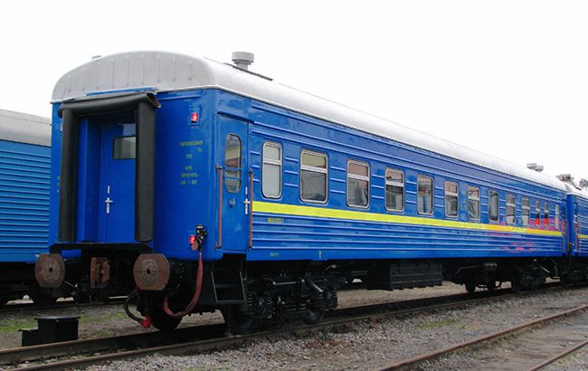 На Волині прямо на ходу загорілася електричка (фото)