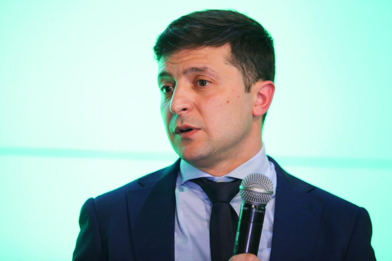 Зеленський розповів, що буде робити з паспортами в ОРДЛО: реакція мережі