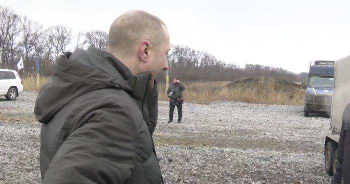 Сльози радості: з'явилося зворушливе відео зустрічі звільненого з полону з матір'ю