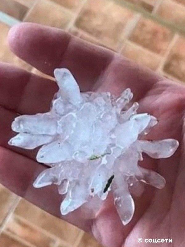 "Коронавирусный" град в разных странах назвали божественным посланием: появилось видео