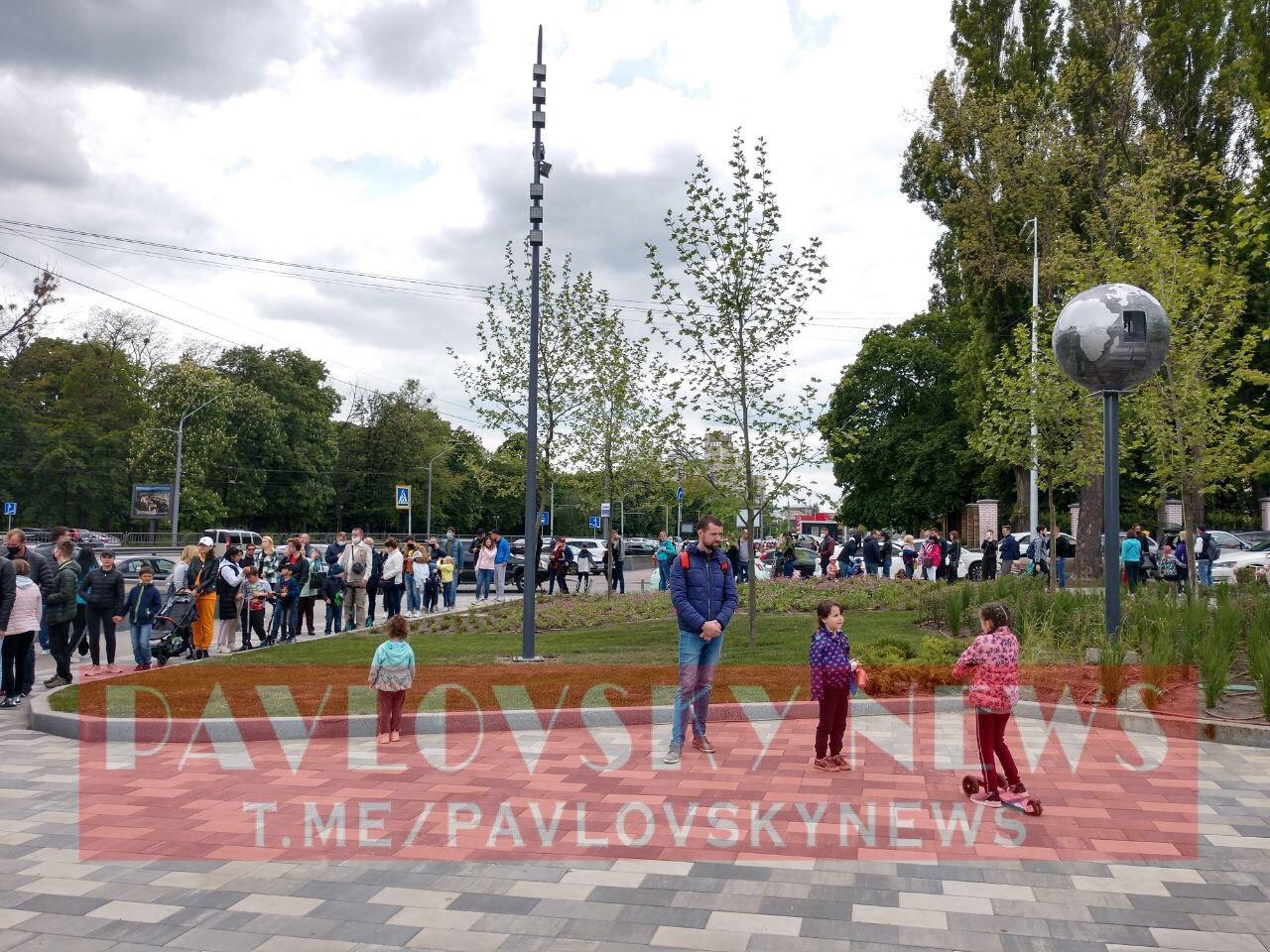 Открытие зоопарка в Киеве вызвало небывалый ажиотаж: толпы людей стояли без масок