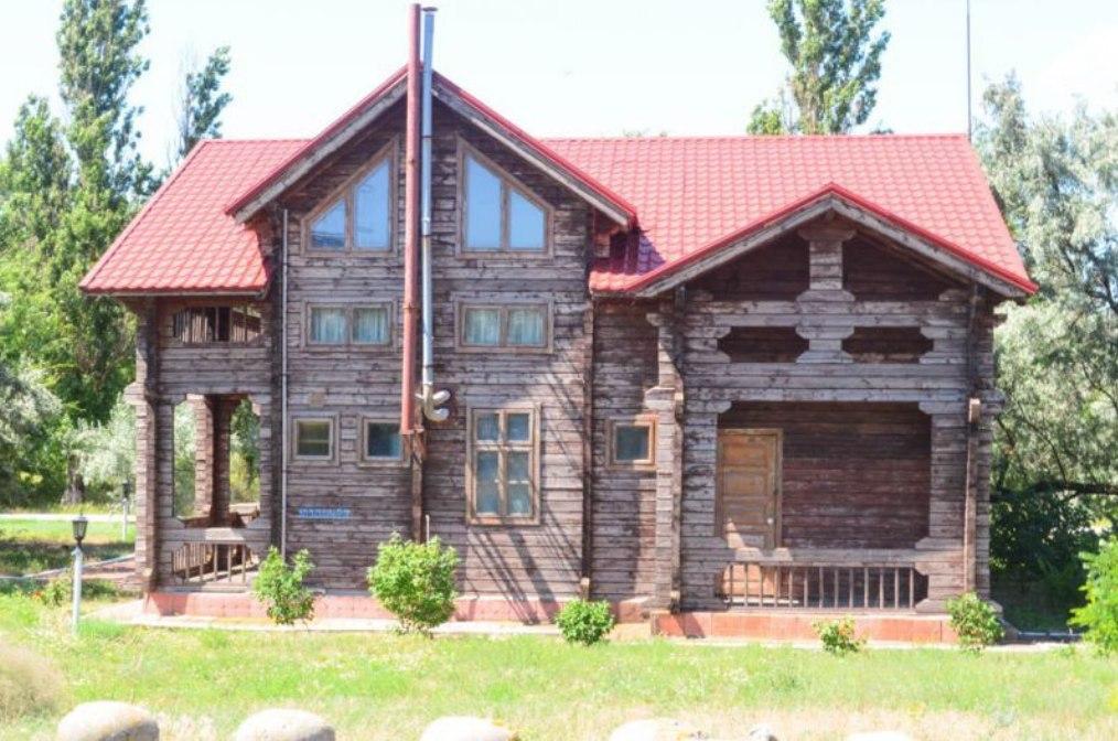 Скільки коштує відпочити на курорті біля дачі Хрущова, де Зеленський проведе Трійцю