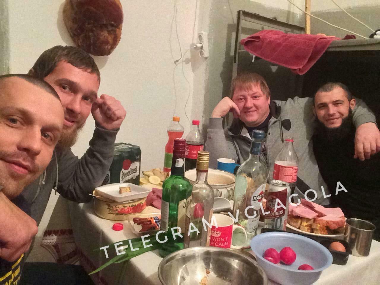 Рай для задержанных: в сети появились фото шикарного застолья в Ужгородском СИЗО