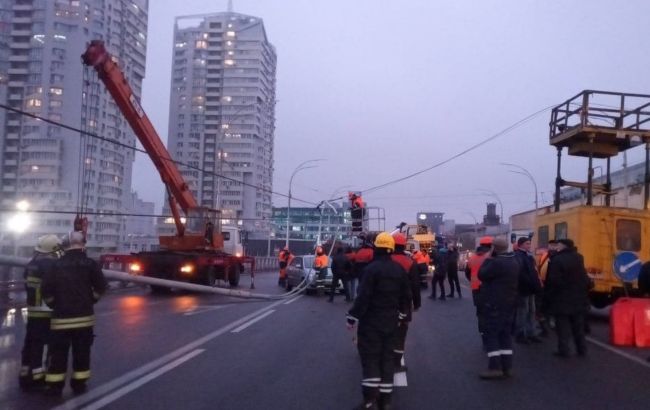 "Стовбопад" на Шулявському мосту: в Інституті Патона назвали причину НП