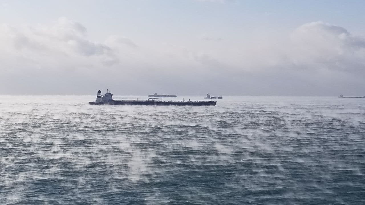 В Одесі в -14 градусів "закипіло" море: відео захоплюючого природного явища