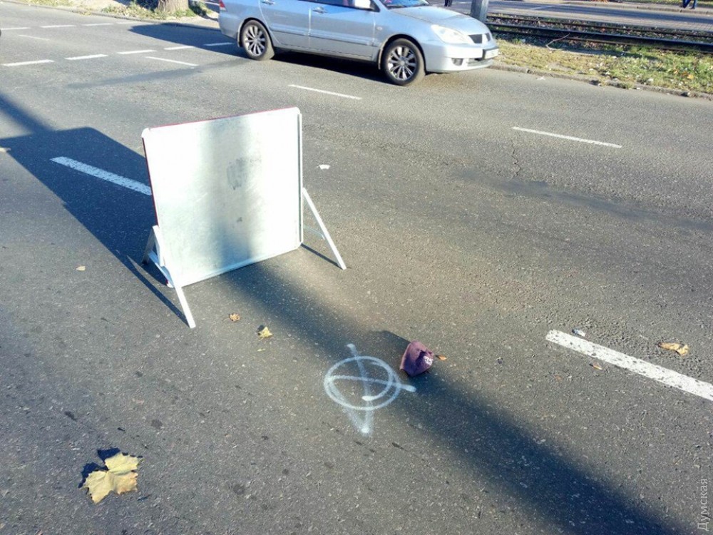 Йшла по "зебрі": в Одесі 4-річна дівчинка потрапила під колеса "Жигулів" (фото)