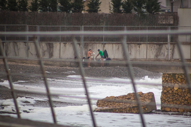 "Бушующая стихия": в сети показали впечатляющие фото шторма в Одессе