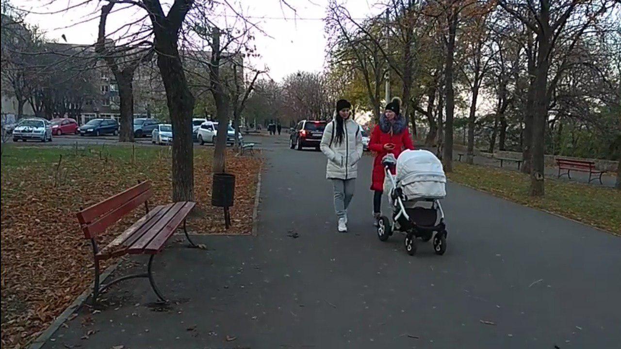 В Одесі двоє невідомих каталися на джипі по пішохідній зоні, чим лякали людей