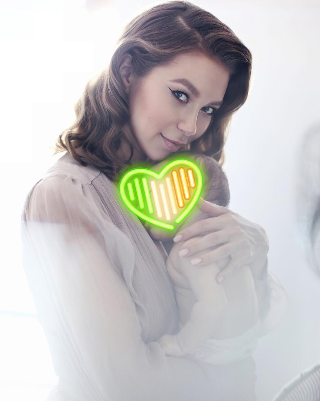 "Я стала невразливою і безсмертною": дружина Ступки про те, як материнство змінило її життя