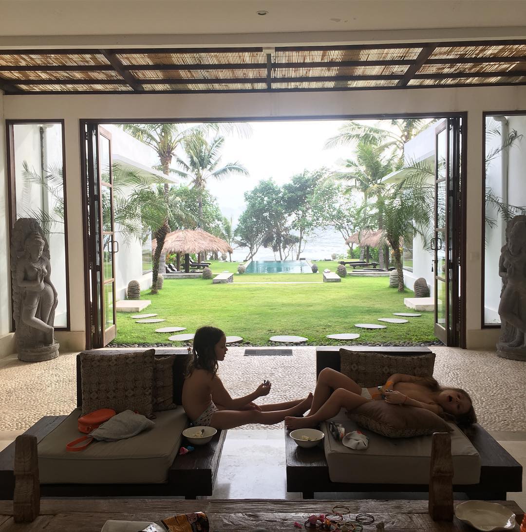 Оля Полякова 