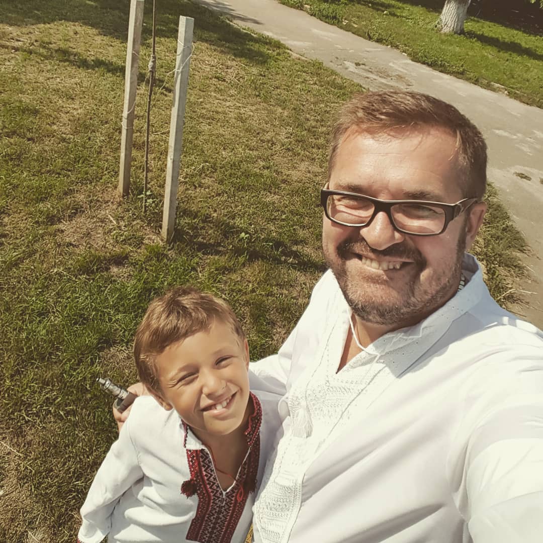 "Это наш идентификационный код": украинские звезды нарядились в вышиванки (фото, видео)