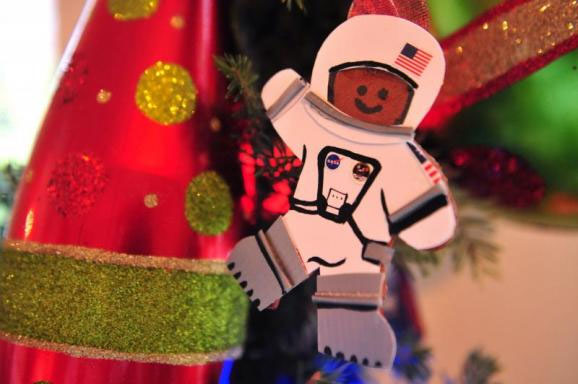 Мишель Обама поделилась своим рецептом пряничных человечков для рождественской елки