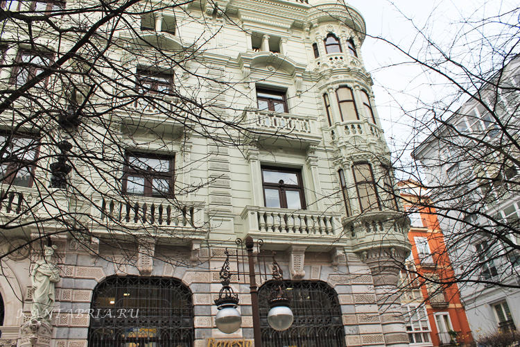 Відпочинок у північній Іспанії: подорож до королівської рециденції