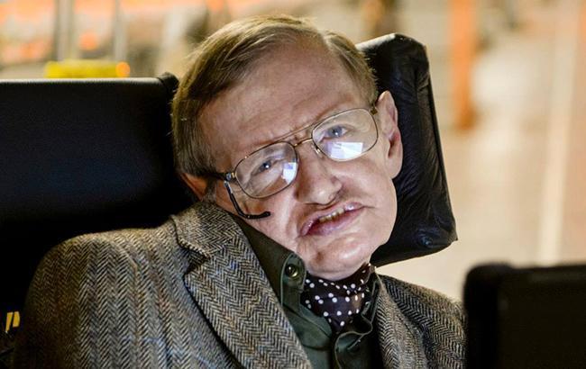 Крісло-коляску Стівена Хокінга продали на аукціоні за $390 000