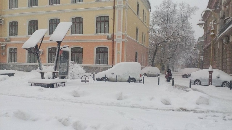 Ивано-Франковск оказался в плену снега: опубликованы фото