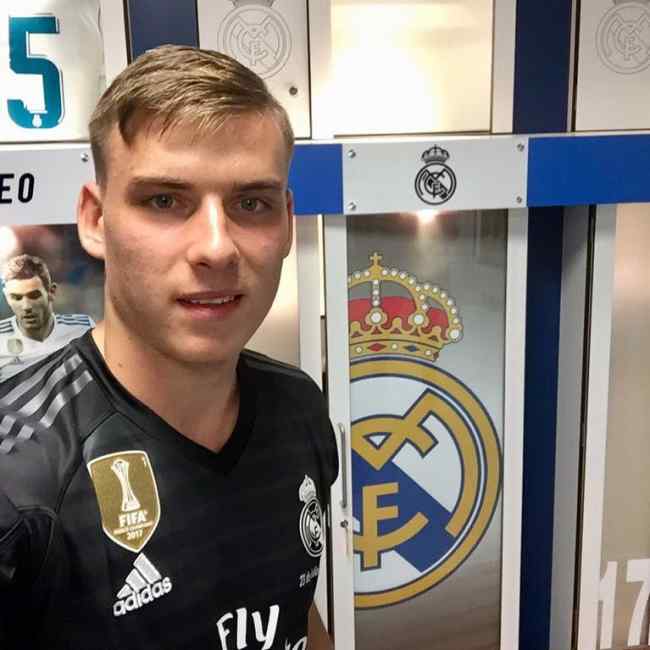 Український футболіст прикрасив обкладинку іспанського видання