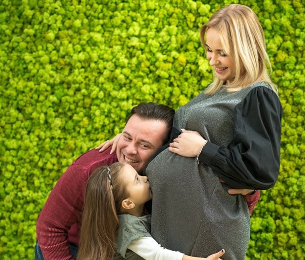 "В ожидании счастья": беременная Лилия Ребрик показала трогательные семейные фото