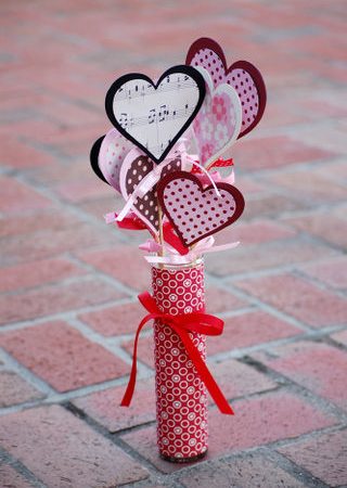 Оригами в вазочке Сердечки в вазе