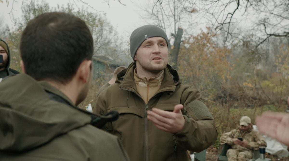 Добровольці в Золотому потрапили під обстріл після візиту Зеленського (відео)
