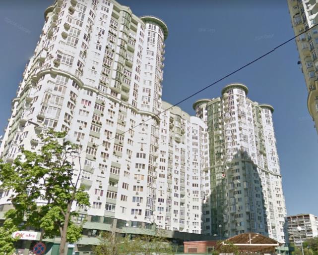 Елітний будинок і декілька квартир: у київської судді знайшли дорогу нерухомість