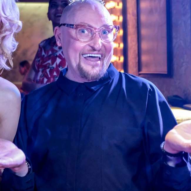 Жил с проституткой и пел за еду: российский певец сделал откровенное признание