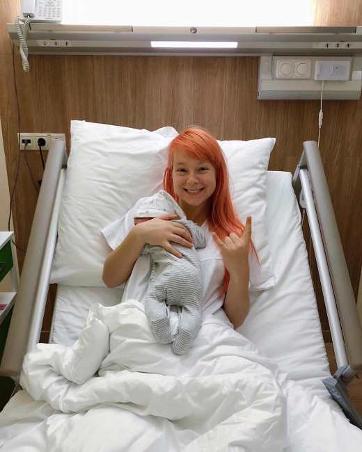 &quot;Поверить до сих пор не могу&quot;: Светлана Тарабарова поделилась первым фото с новорожденным сыном