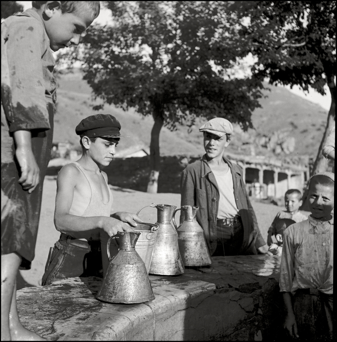 За рік до депортації: як жили татари в Криму до сталінських репресій (рідкісні фото)