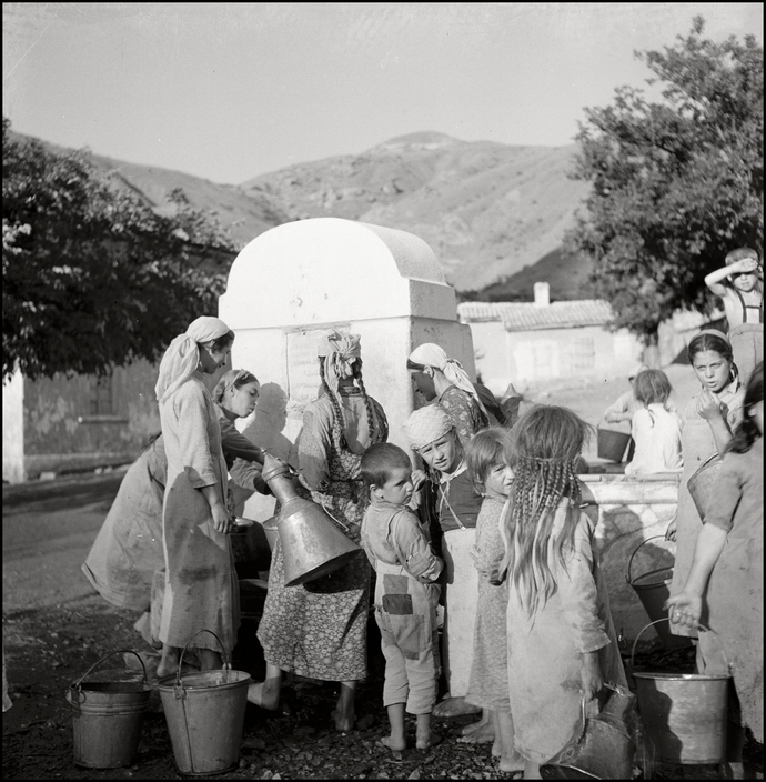 За рік до депортації: як жили татари в Криму до сталінських репресій (рідкісні фото)