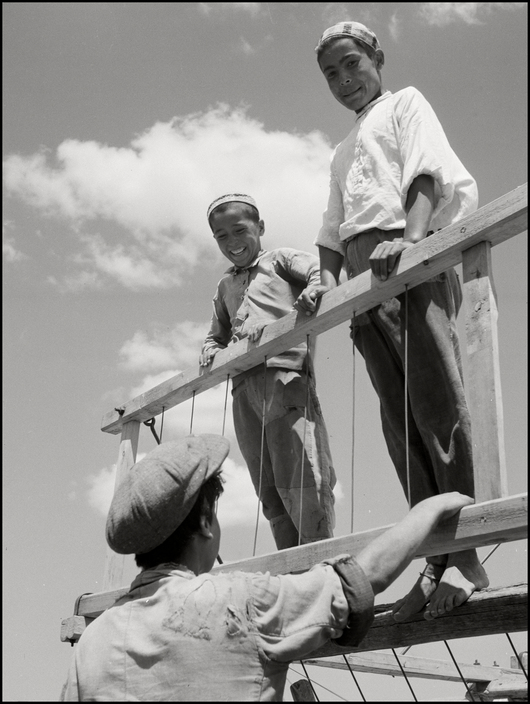 За рік до депортації: як жили татари в Криму до сталінських репресій (рідкісні фото)