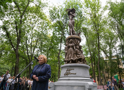 В Харькове открыли необычный памятник известной советской актрисе (фото)