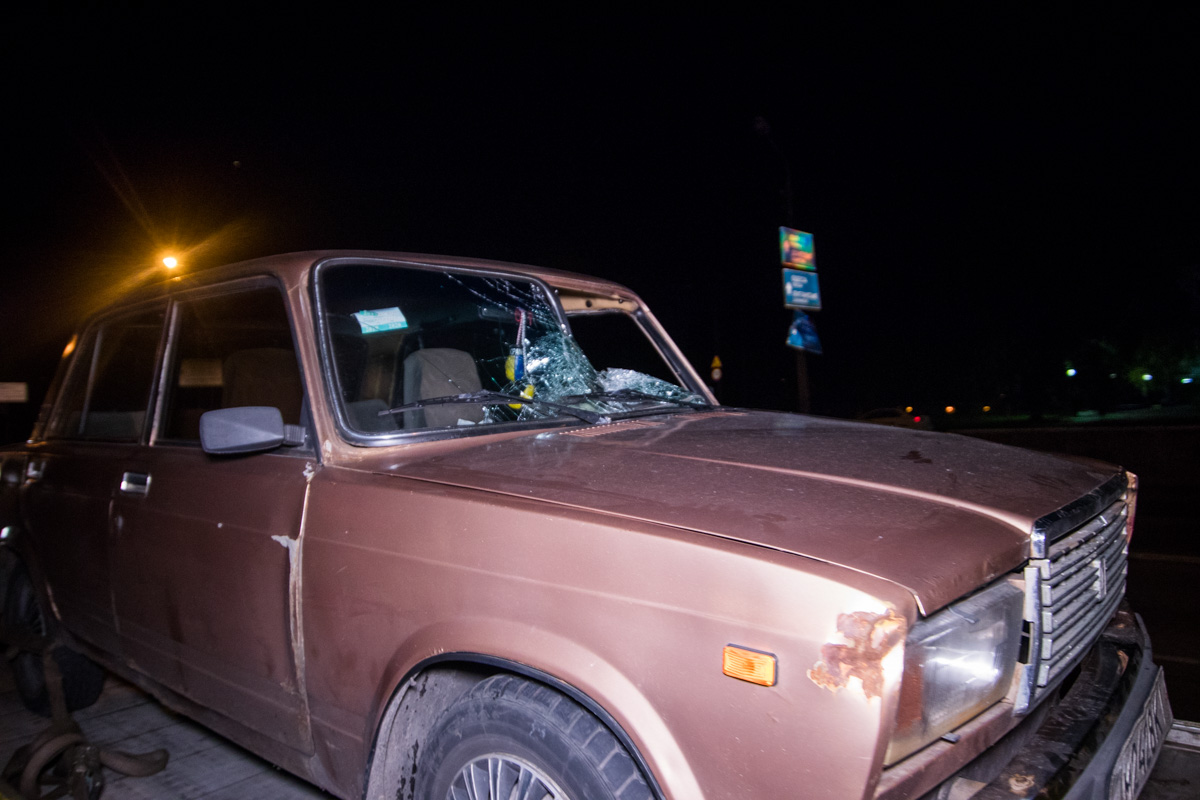 У Києві ВАЗ збив пішохода і протягнув його 50 метрів (відео)