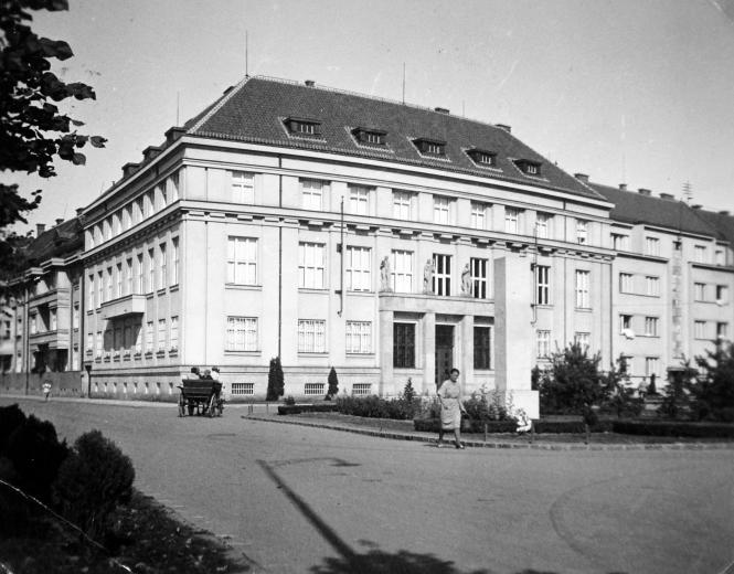 Річниця визволення Ужгорода: як жило місто під німецькою окупацією (рідкісні фото)