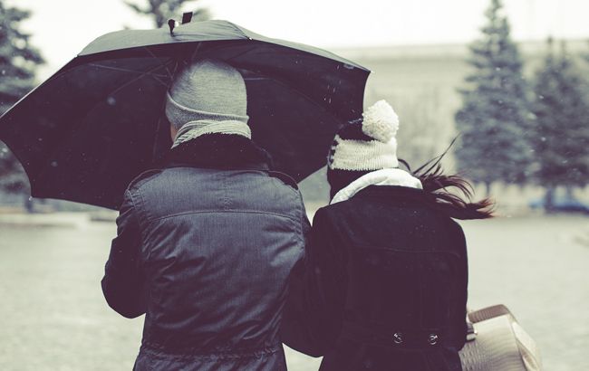 Осадки и штормовой ветер: в каких областях ждать "неуютную" погоду