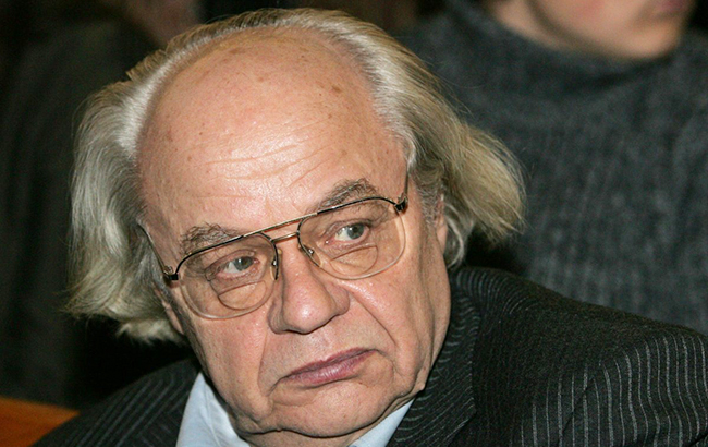 "Душа великого поэта улетает от нас..." Украинцы скорбят по Ивану Драчу