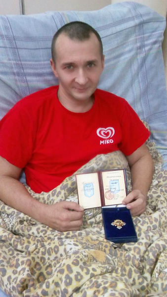 &quot;Вчинок справжнього чоловіка&quot;: волонтери шукають кошти на лікування пораненого бійця