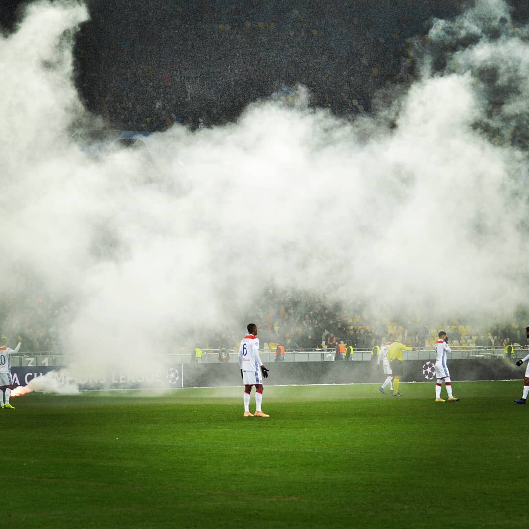 "Вам тут не рады": фанаты чуть не сорвали матч "Шахтера" в Киеве (фото, видео)