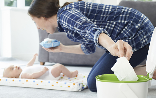 Есть простая замена: Комаровский рассказал об опасности влажных салфеток