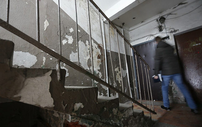 Сметать паутину и мыть окна: какие услуги согласно закону должен предоставлять ЖЭК