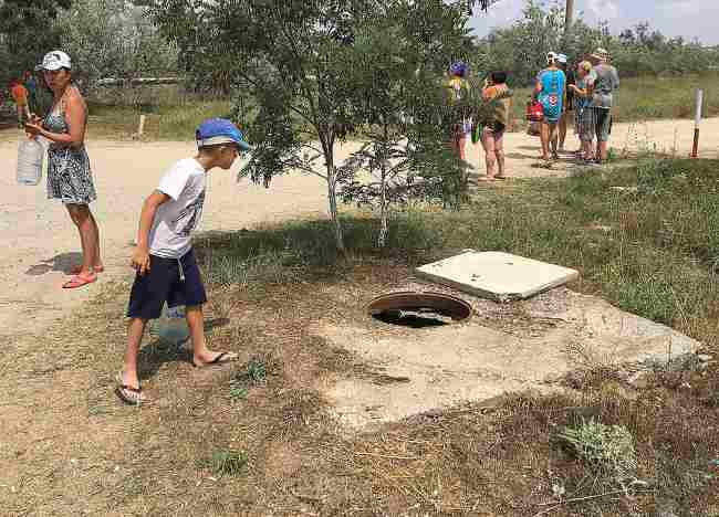 "Припахивает унитазом": россияне пожаловались на отдых в оккупированном Крыму (фото)