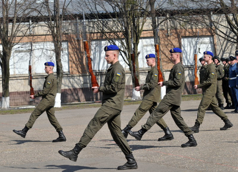 В Украине стартовал весенний призыв: в Харькове состоялись торжественные проводы (фото)