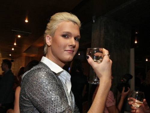 Від Бориса Апреля до Зіанджі: як змінювалася зірка-трансгендер (рідкісні фото)