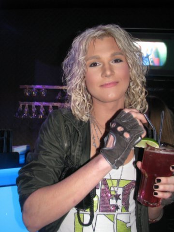 Від Бориса Апреля до Зіанджі: як змінювалася зірка-трансгендер (рідкісні фото)