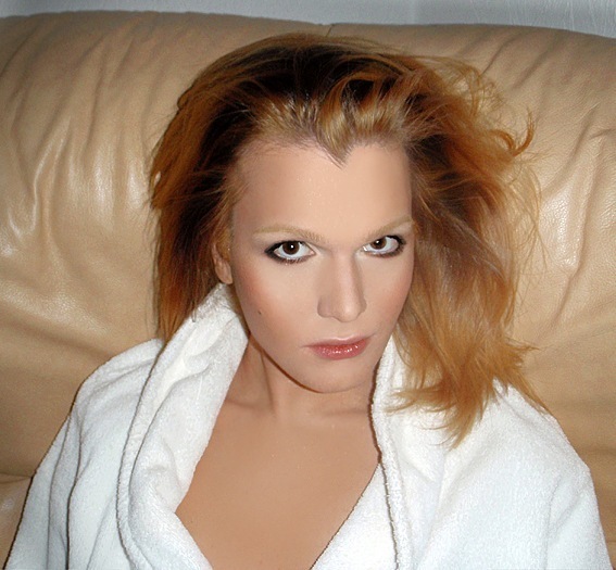 Від Бориса Апреля до Зіанджі: як змінювалася зірка-трансгендер (рідкісні фото)