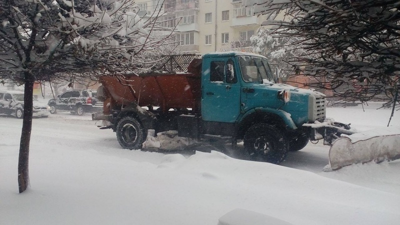 Ивано-Франковск оказался в плену снега: опубликованы фото