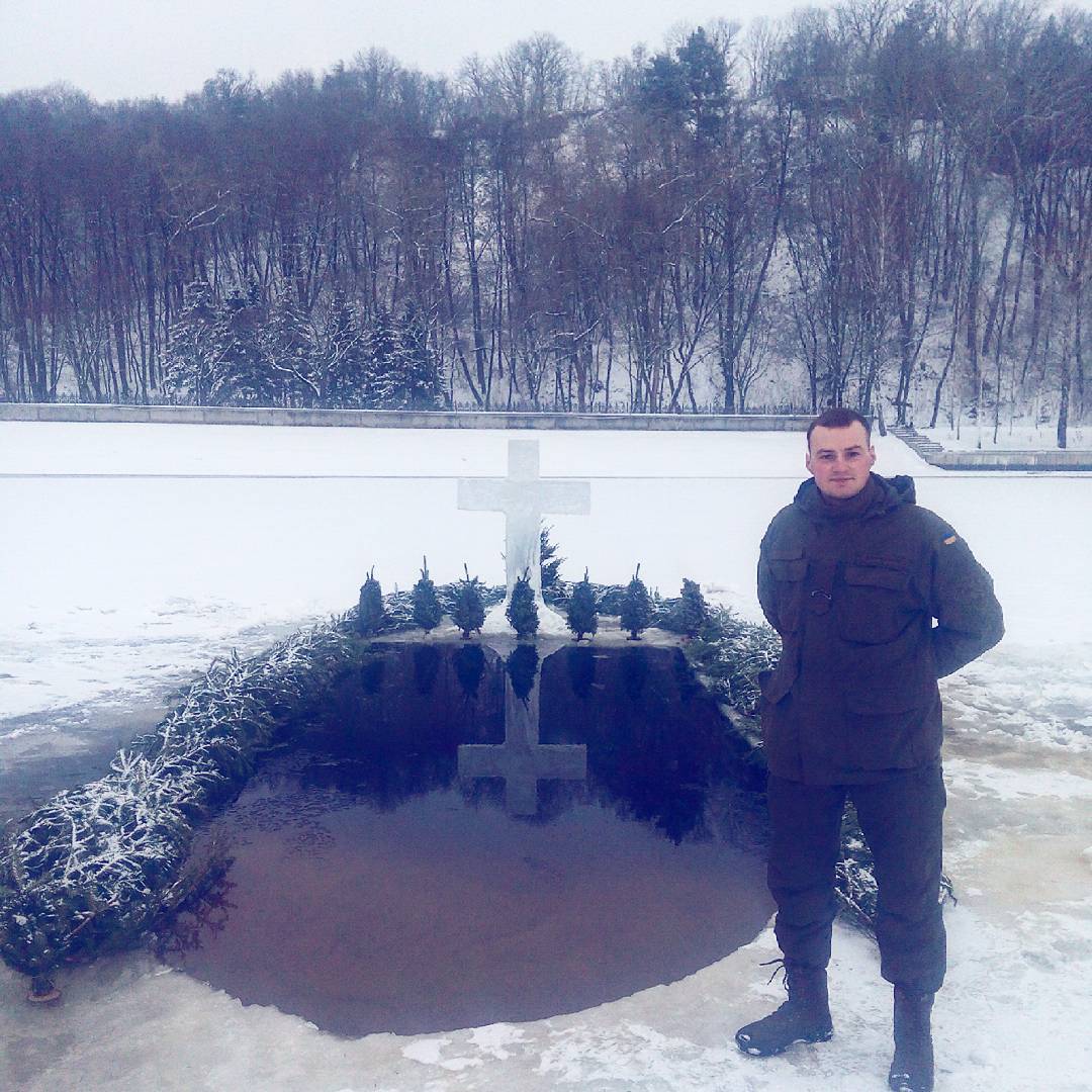 Хрещення 2018: українці хваляться екстремальними морозними фото і відео