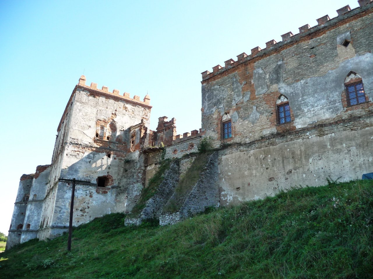 Чотири фортеці за вікенд: тур вихідного дня з Києва