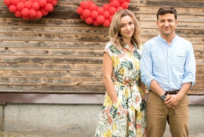 "Дедушке 95": Зеленский показал новые снимки со съемок будущей комедии