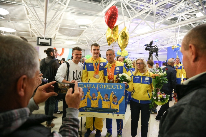 Зустріч паралімпійської збірної: фоторепортаж з "Борисполя"