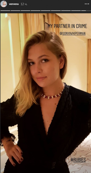 "Как сестры": дочь Веры Брежневой поразила совместным фото с мамой