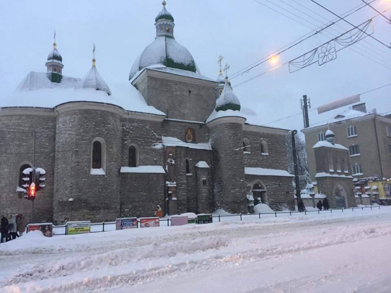 Снегопады в Украине: самые невероятные фото